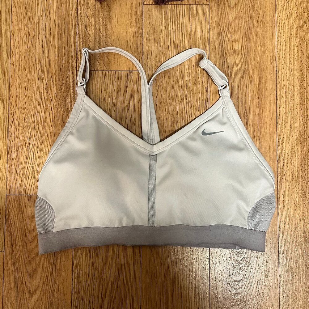 Nike Indy Women's Light-Support Padded V-Neck Sports Bra, White Color, Size L